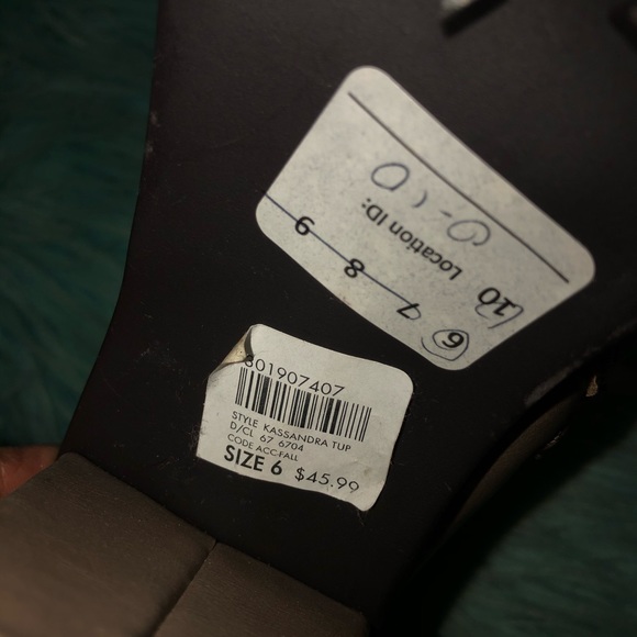 Neutral/Gray heel booties - Picture 6 of 6